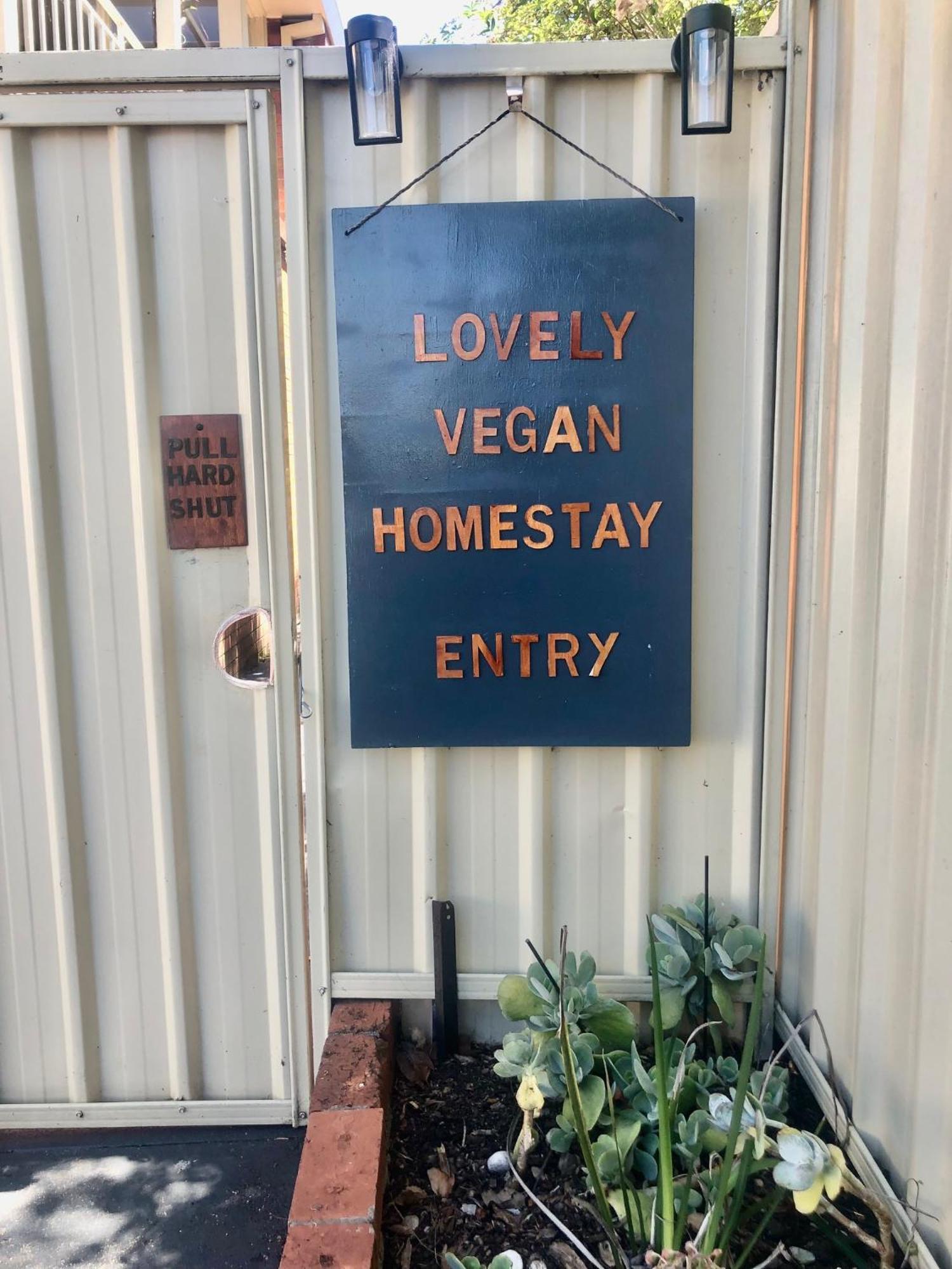 Lovely Budget Vegan Homestay Launceston Eksteriør bilde